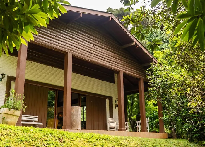 Incrivel Casa Com Cachoeira Em Meio A Natureza