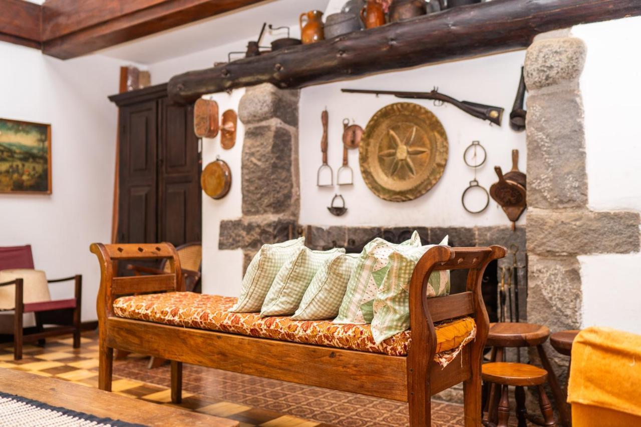 Incrivel Casa Com Cachoeira Em Meio A Natureza *