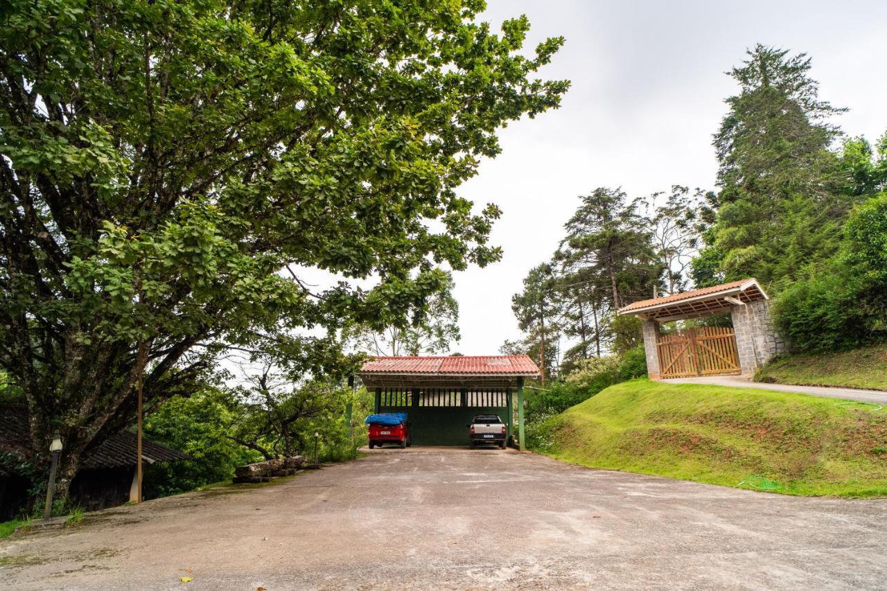 Incrivel Casa Com Cachoeira Em Meio A Natureza