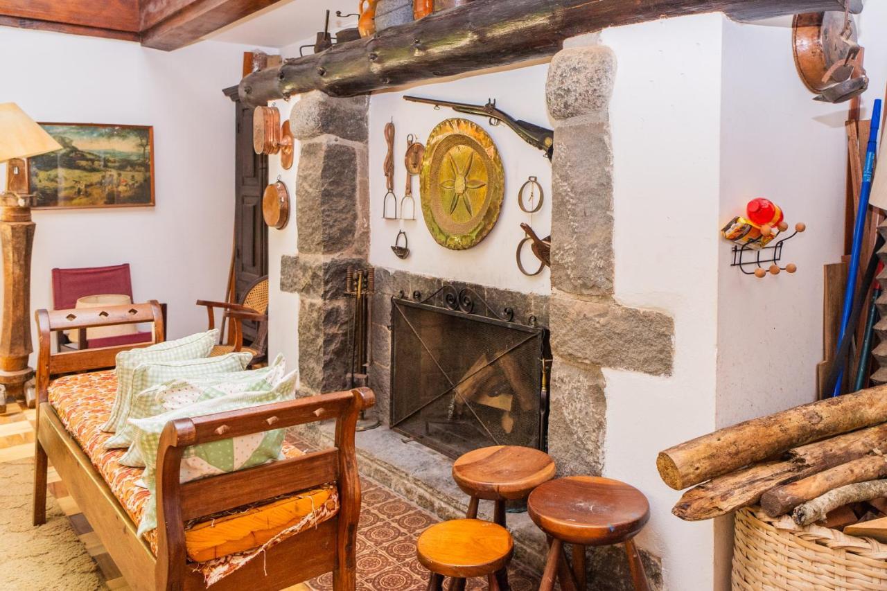 Incrivel Casa Com Cachoeira Em Meio A Natureza Campos do Jordão